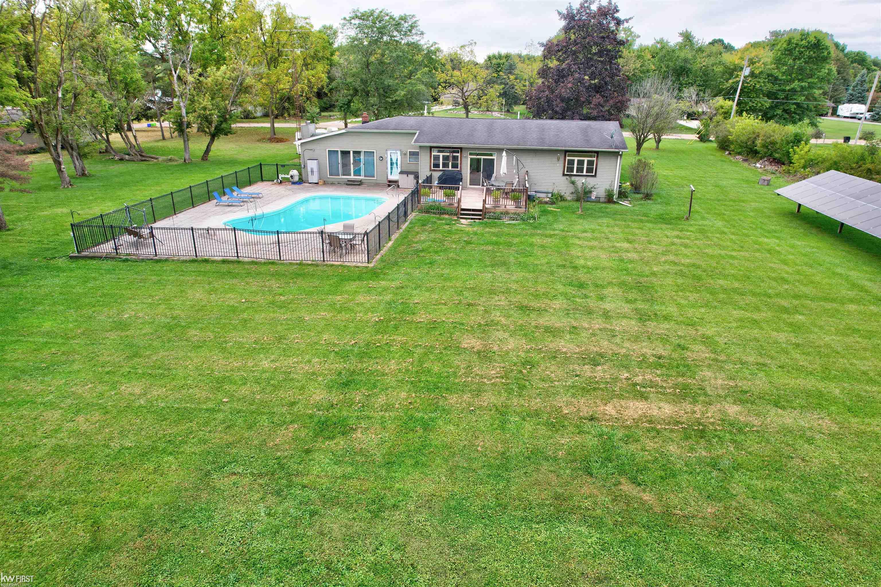 5238 North Gale Road Davison, MI 48423 - Photo 53 of 71 50189231-9ea20402-d87e-4ce1-8275-a54bc04a2bac.JPG