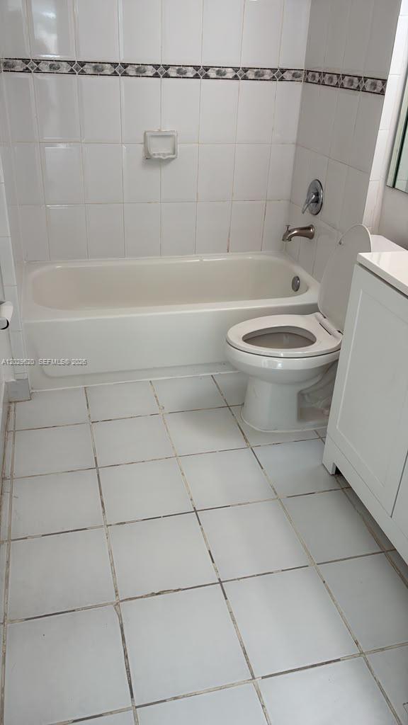 2475 Northwest 16th St Road, Unit 215 Miami, FL 33125 - Photo 13 of 24 Gallery Image 13