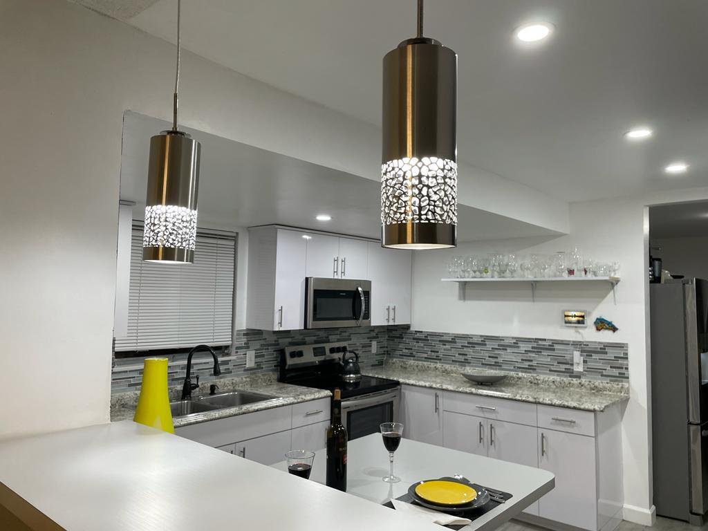 461 West 33rd Street Riviera Beach, FL 33404 - Photo 9 of 56 MARIA KIT 1 PIC