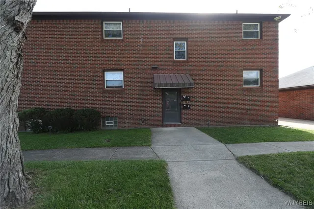 $1,250 | 105 Fernald Avenue, West Seneca, NY 14218