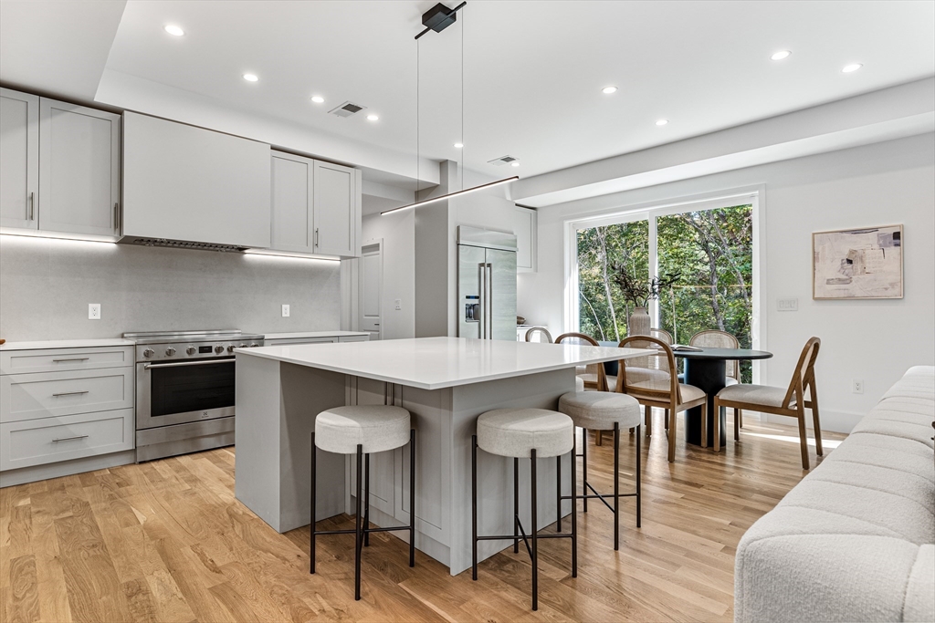 80 Louise Road, Unit 80 Newton, MA 02467 - Photo 4 of 13