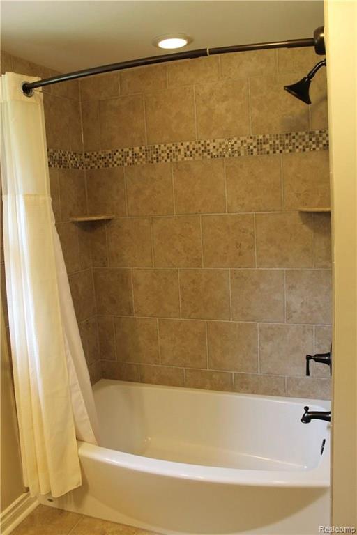 717 Kentucky Drive Rochester Hills, MI 48307 - Photo 35 of 49