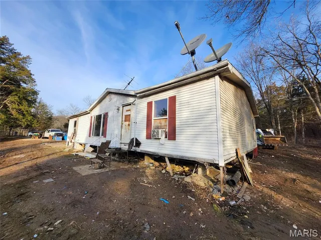 $102,000 | 401 Hill Side Road, De Soto, MO 63020