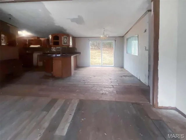 $93,900 | 401 Hill Side Road, De Soto, MO 63020