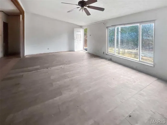 $93,900 | 401 Hill Side Road, De Soto, MO 63020