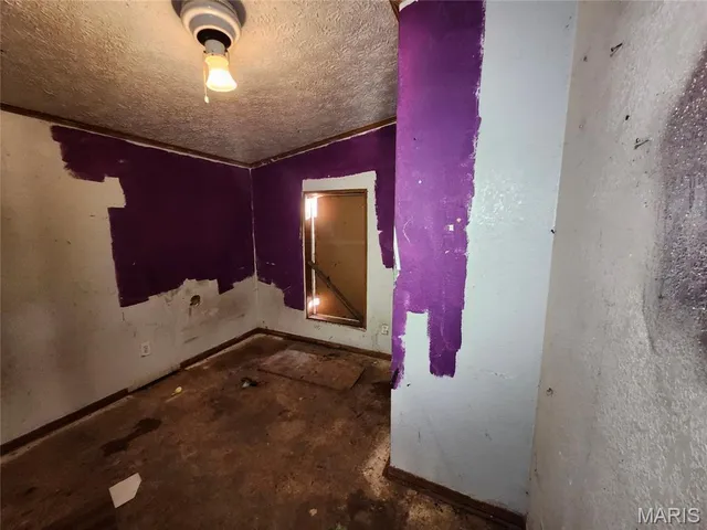 $102,000 | 401 Hill Side Road, De Soto, MO 63020