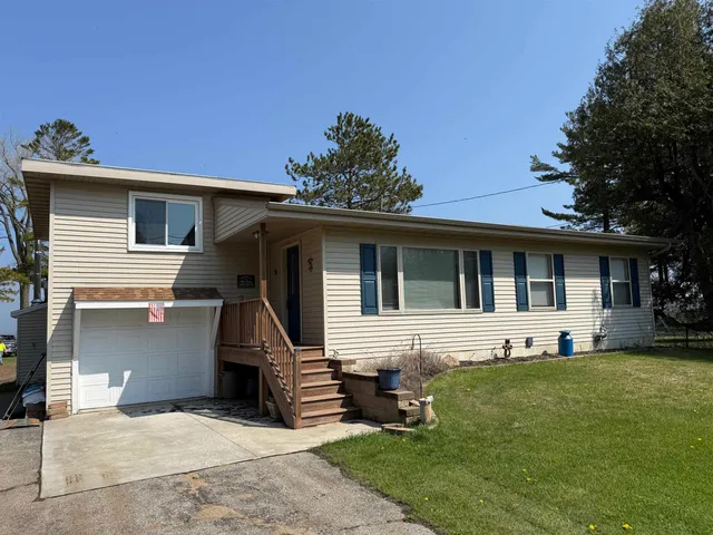 $299,900 | N2552 East State Highway M35, Menominee, MI 49858