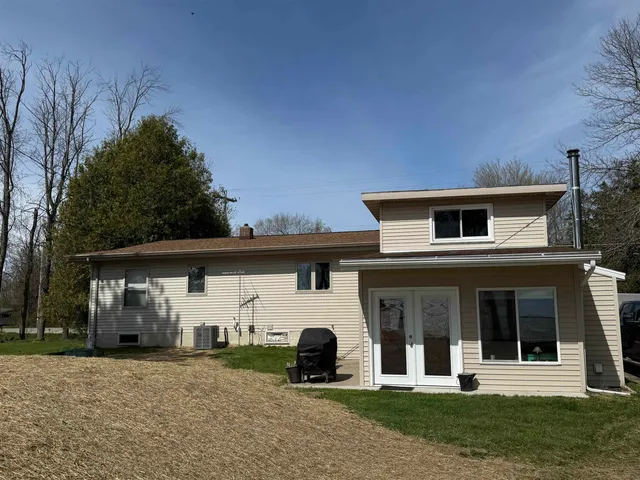 $299,900 | N2552 East State Highway M35, Menominee, MI 49858