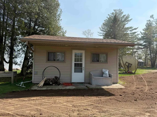 $299,900 | N2552 East State Highway M35, Menominee, MI 49858