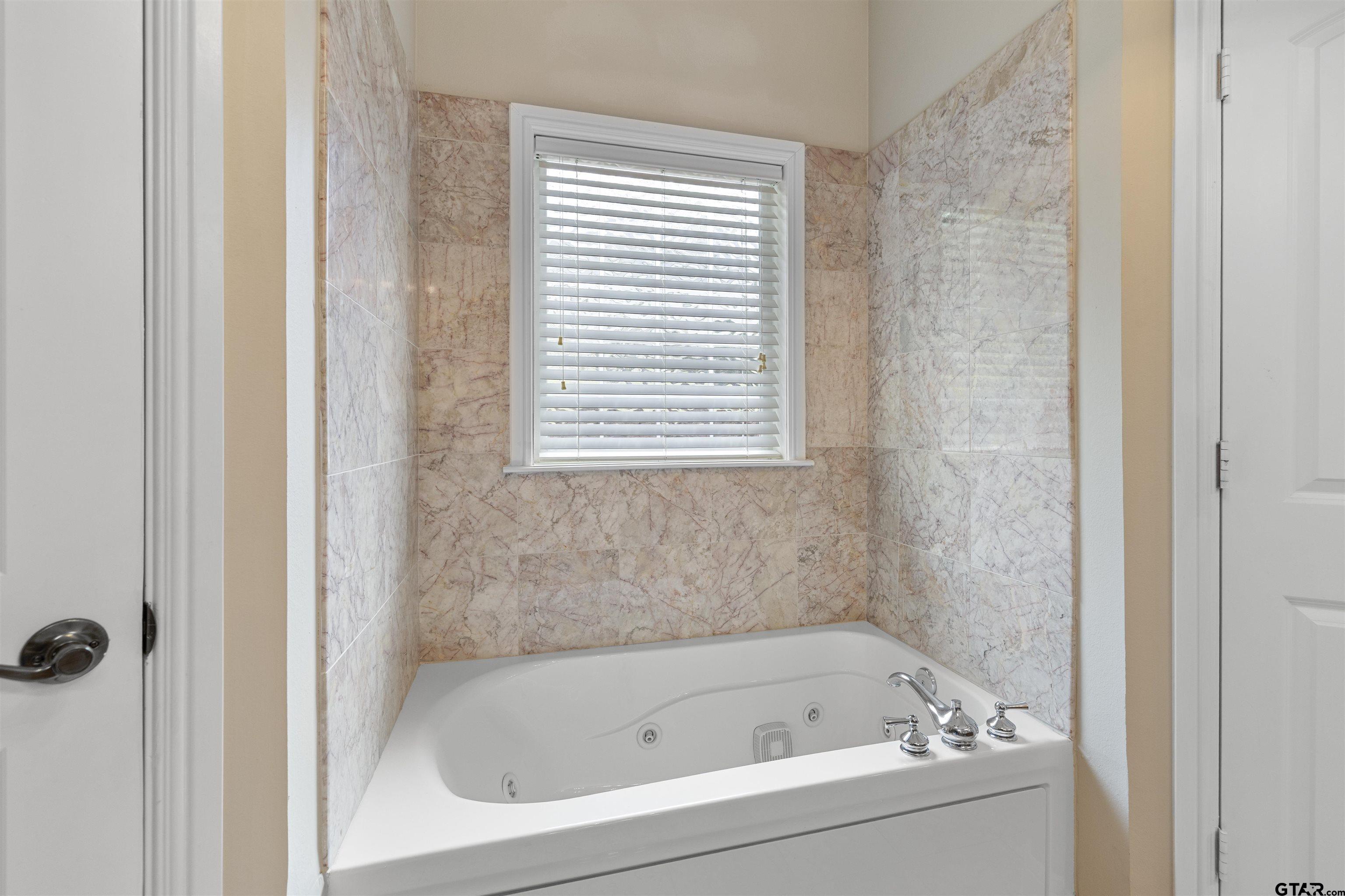 17334 Hidden Valley Lane Flint, TX 75762 - Photo 17 of 33