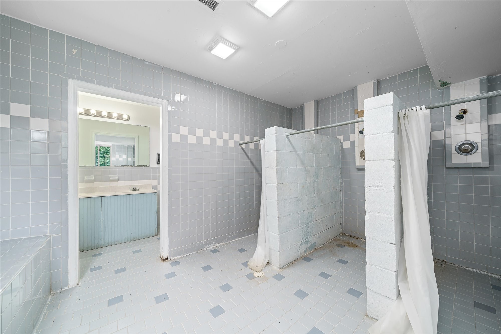 3916 Indian Mound Road Sparta, TN 38583 - Photo 34 of 48 a bathroom with a shower and a sink