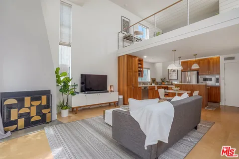 $1,395,000 | 1254 24th Street, Unit 4, Santa Monica, CA 90404