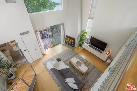 $1,395,000 | 1254 24th Street, Unit 4, Santa Monica, CA 90404