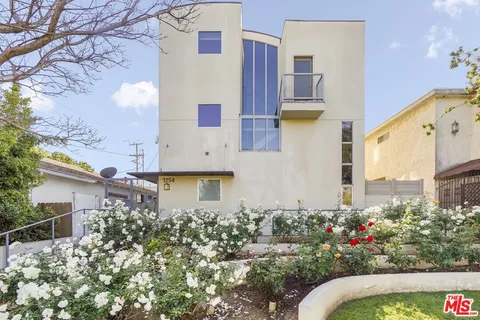 $1,395,000 | 1254 24th Street, Unit 4, Santa Monica, CA 90404