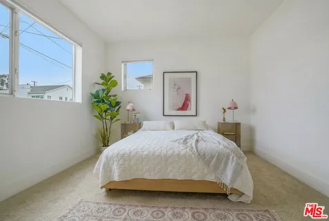 $1,395,000 | 1254 24th Street, Unit 4, Santa Monica, CA 90404