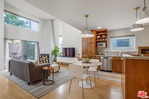 $1,395,000 | 1254 24th Street, Unit 4, Santa Monica, CA 90404