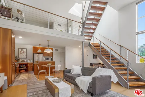 $1,395,000 | 1254 24th Street, Unit 4, Santa Monica, CA 90404