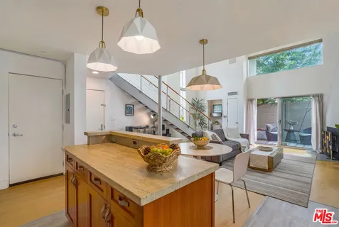 $1,395,000 | 1254 24th Street, Unit 4, Santa Monica, CA 90404