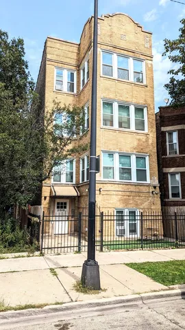 $650,000 | 3948 West Congress Parkway, Chicago, IL 60624