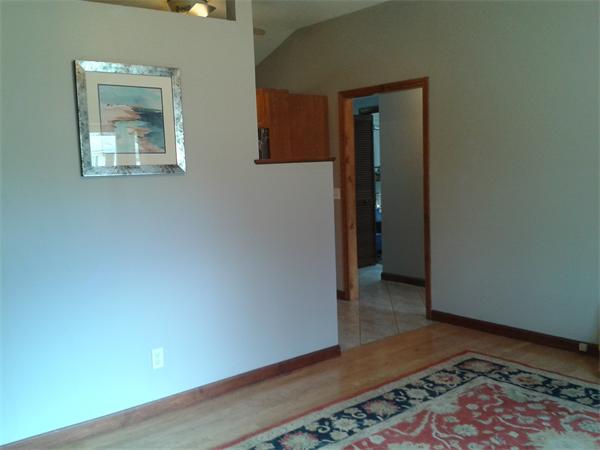 13 Treetop Avenue Springfield, MA 01118 - Photo 3 of 22