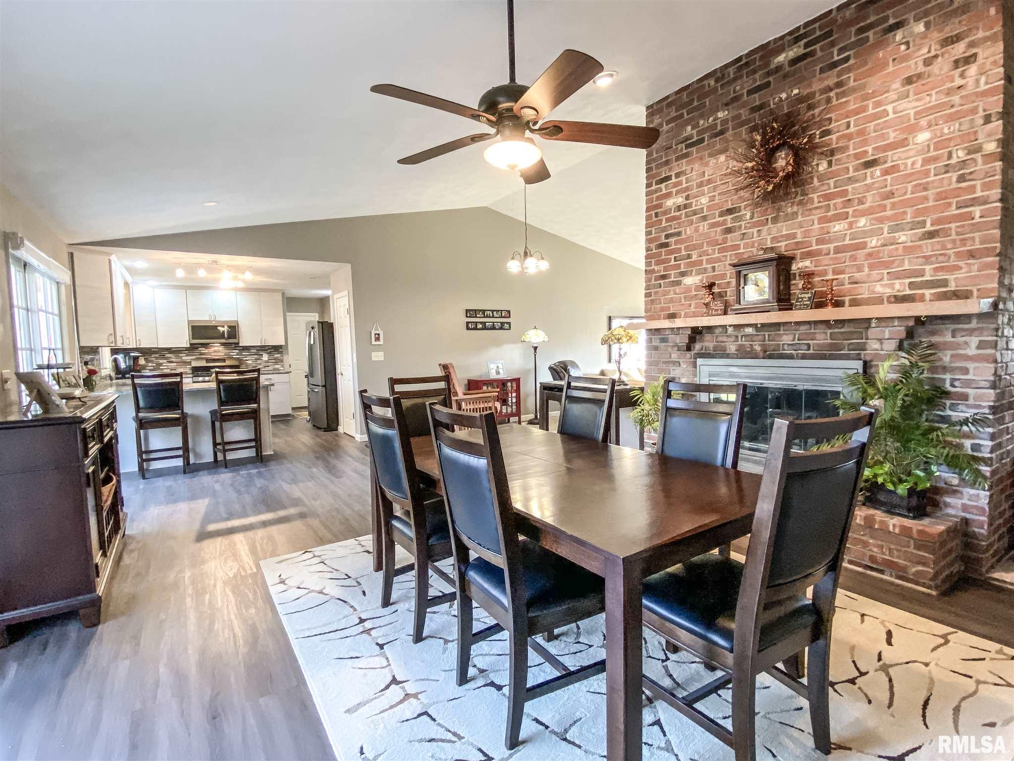 6709 North Camelot Road Peoria, IL 61615 - Photo 11 of 31 Gallery Image 11