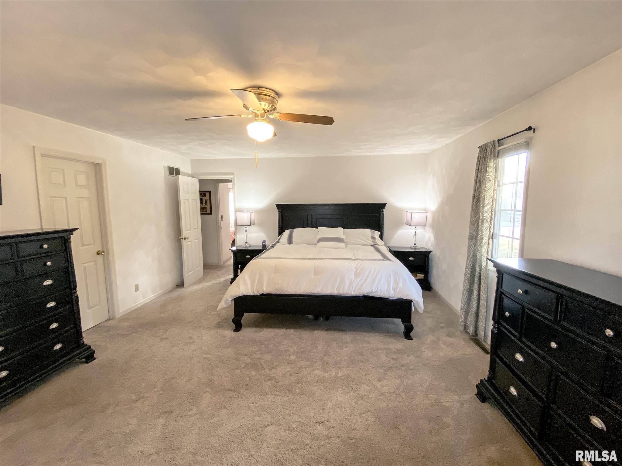 6709 North Camelot Road Peoria, IL 61615 - Photo 19 of 31 Gallery Image 19