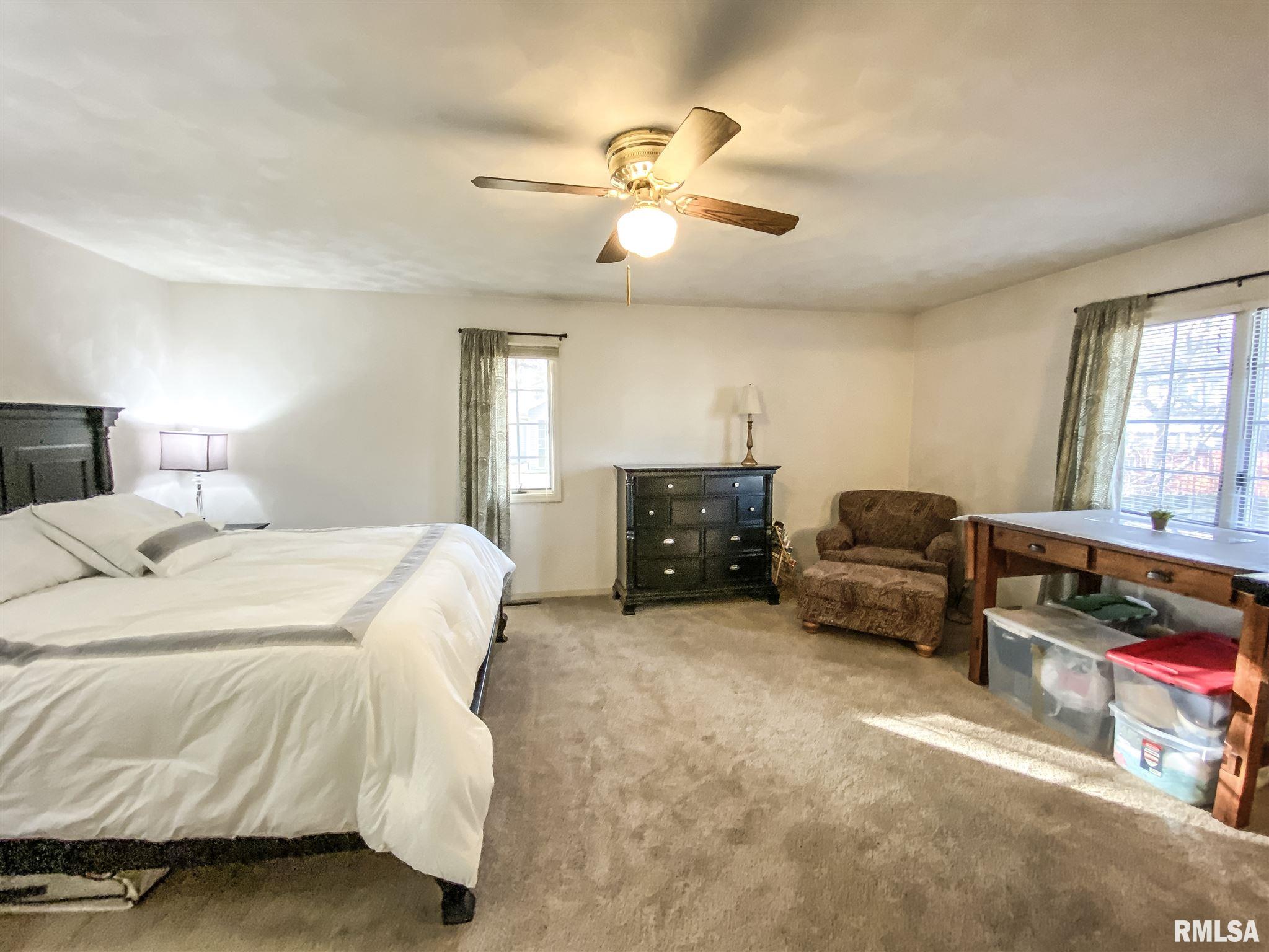 6709 North Camelot Road Peoria, IL 61615 - Photo 20 of 31 Gallery Image 20