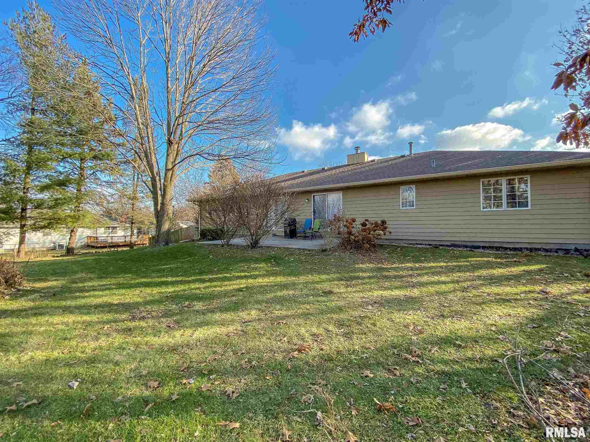 6709 North Camelot Road Peoria, IL 61615 - Photo 2 of 31 Gallery Image 2