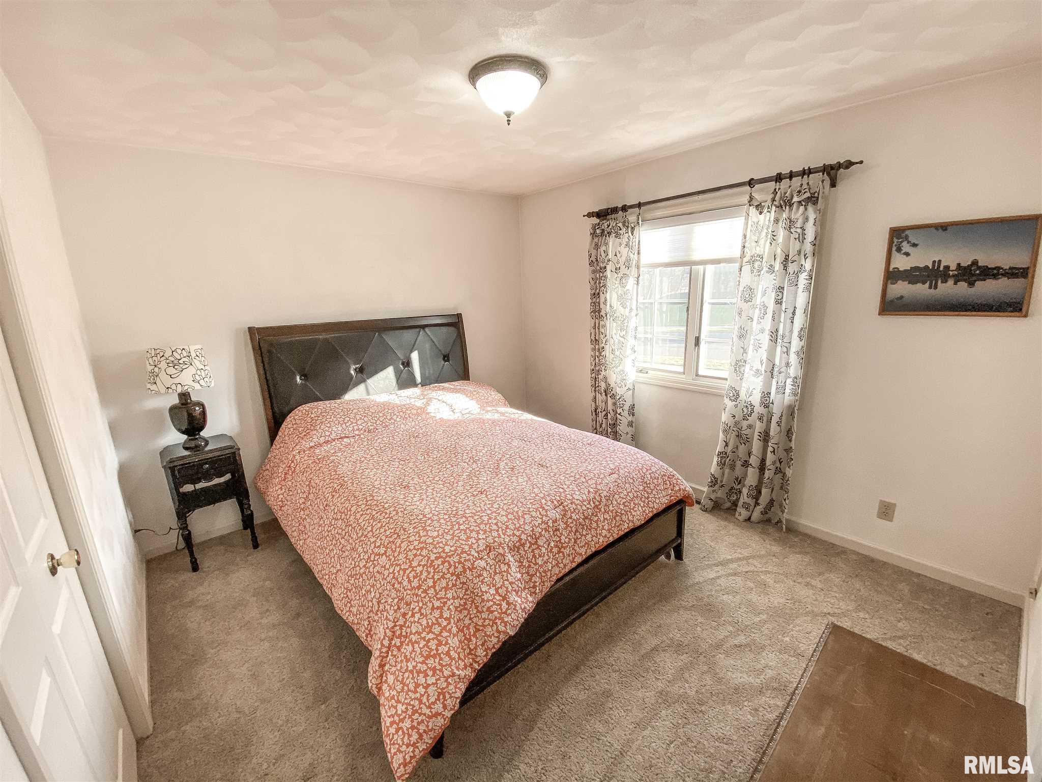 6709 North Camelot Road Peoria, IL 61615 - Photo 24 of 31 Gallery Image 24