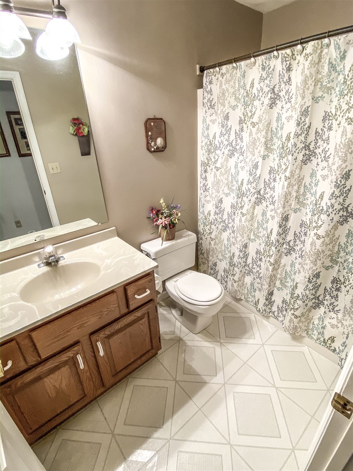 6709 North Camelot Road Peoria, IL 61615 - Photo 25 of 31 Gallery Image 25