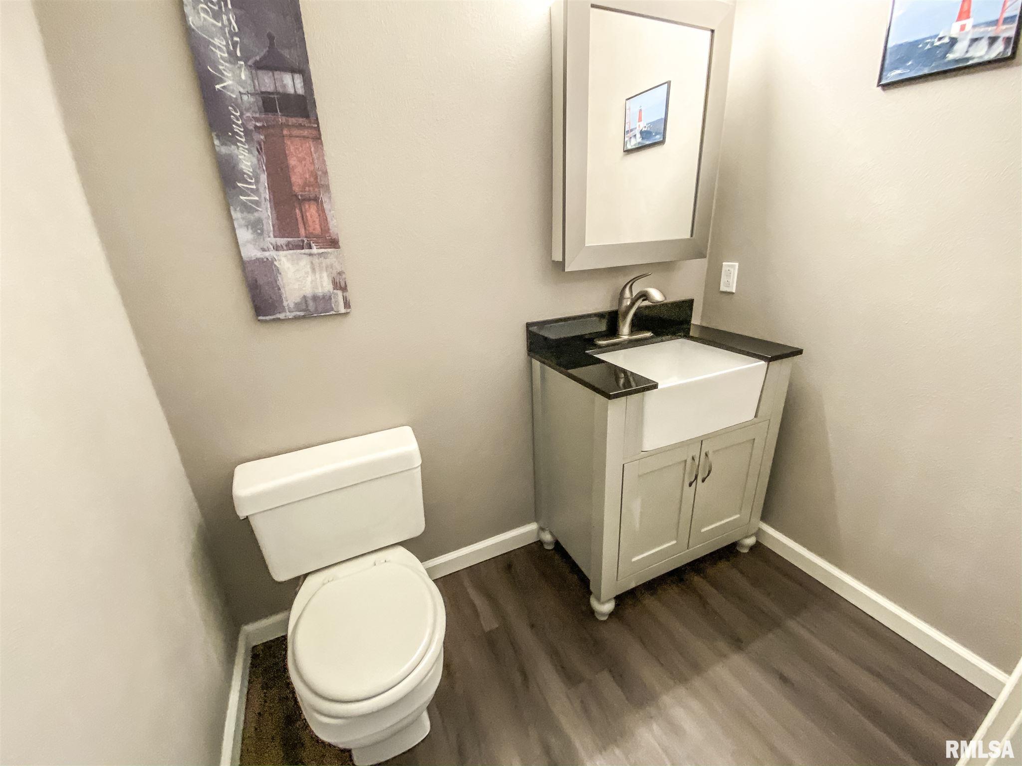 6709 North Camelot Road Peoria, IL 61615 - Photo 26 of 31 Gallery Image 26