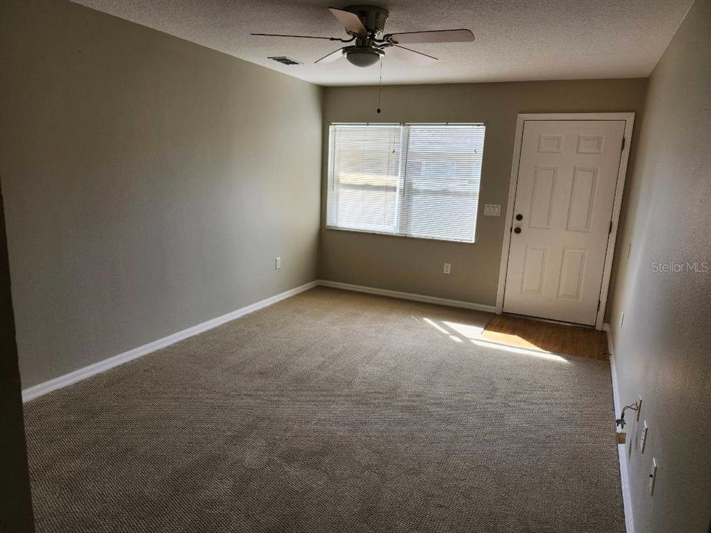6212 Kentucky Avenue New Port Richey, FL 34653 - Photo 12 of 40