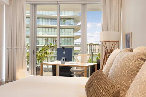 $7,500,000 | 801 South Pointe Drive, Unit PH602, Miami Beach, FL 33139