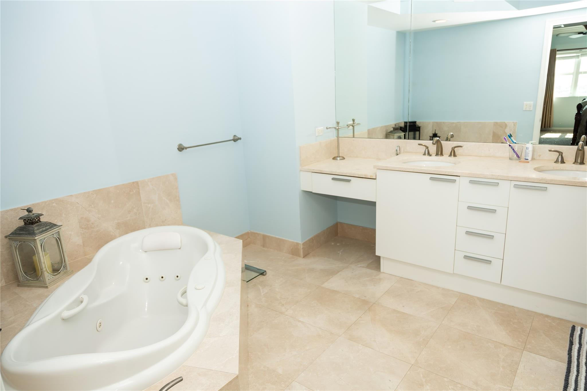 2640 Lake Shore Drive, Unit 1410 Riviera Beach, FL 33404 - Photo 12 of 26 Photo 12