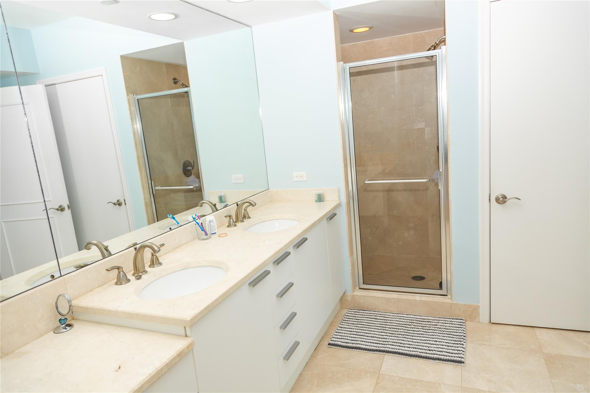 2640 Lake Shore Drive, Unit 1410 Riviera Beach, FL 33404 - Photo 13 of 26 Photo 13