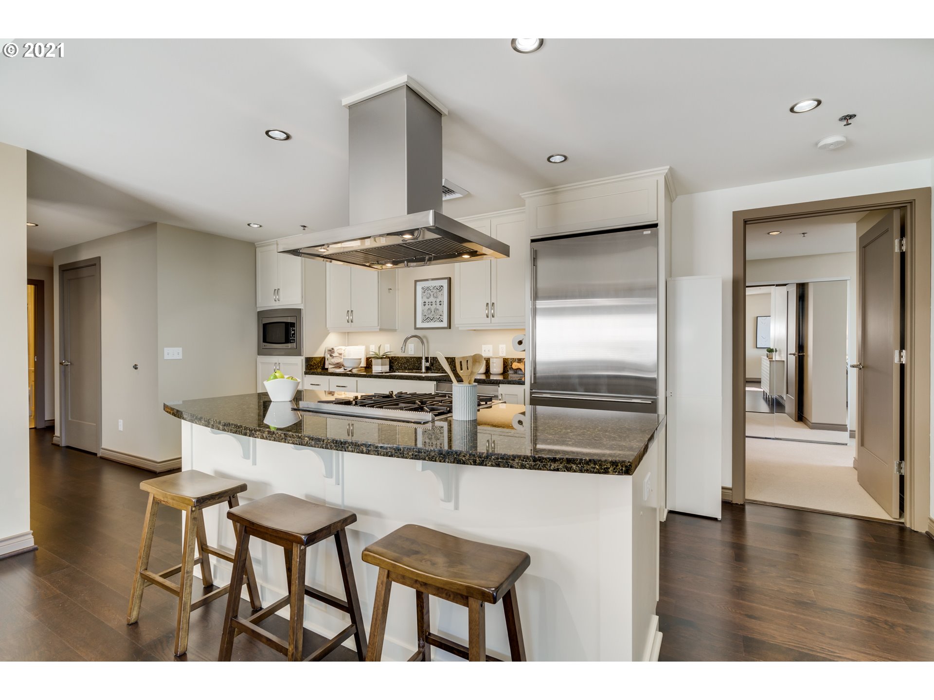 2448 Northwest Westover Road, Unit E502 Portland, OR 97210 - Photo 8 of 31 Gallery Image 8