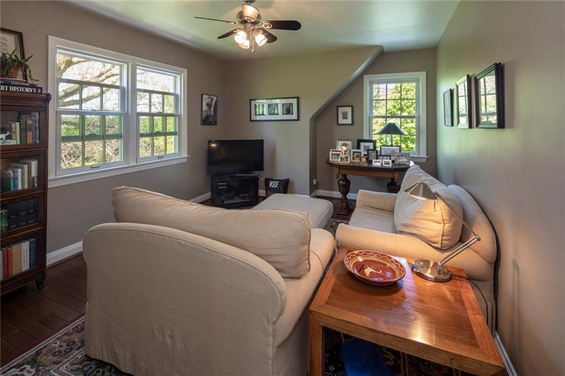 1 Old Farm Road Rosslyn Farms, PA 15106 - Photo 19 of 25 Bedroom ...