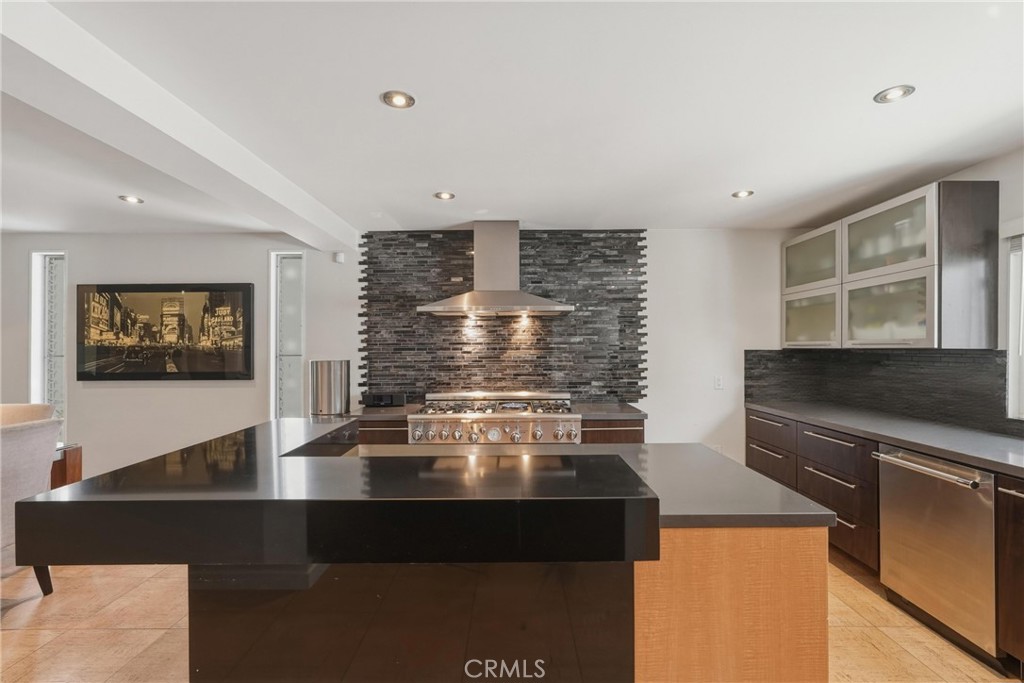 13231 Fiji Way, Unit H Marina del Rey, CA 90292 - Photo 14 of 81