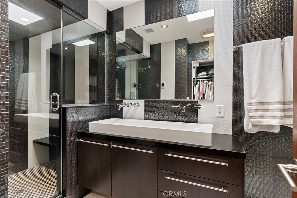 13231 Fiji Way, Unit H Marina del Rey, CA 90292 - Photo 20 of 38