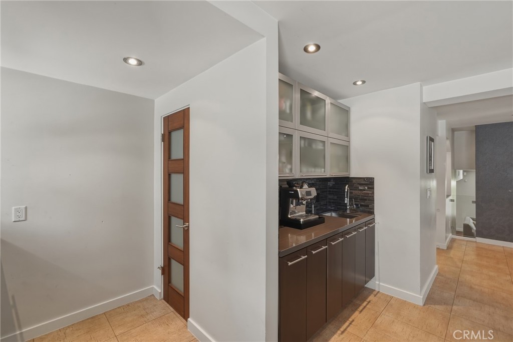 13231 Fiji Way, Unit H Marina del Rey, CA 90292 - Photo 26 of 81