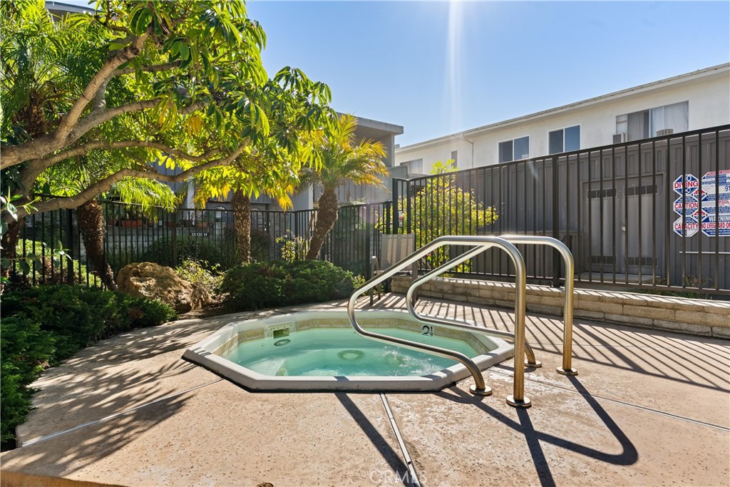 13231 Fiji Way, Unit H Marina del Rey, CA 90292 - Photo 31 of 38