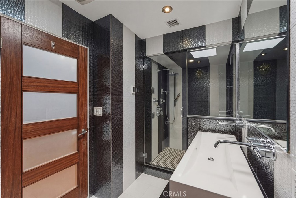 13231 Fiji Way, Unit H Marina del Rey, CA 90292 - Photo 50 of 81