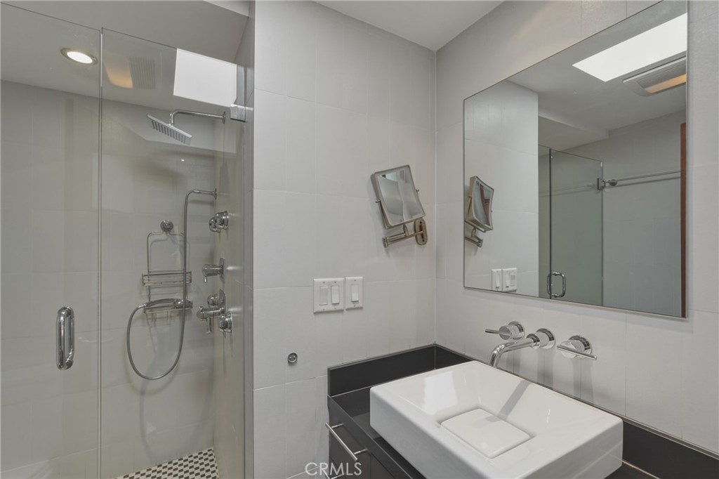 13231 Fiji Way, Unit H Marina del Rey, CA 90292 - Photo 58 of 81