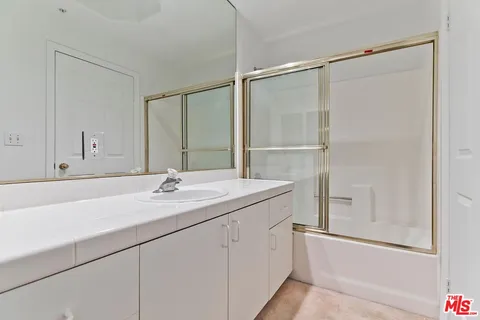 $759,000 | 3460 South Centinela Avenue, Unit 505, Los Angeles, CA 90066