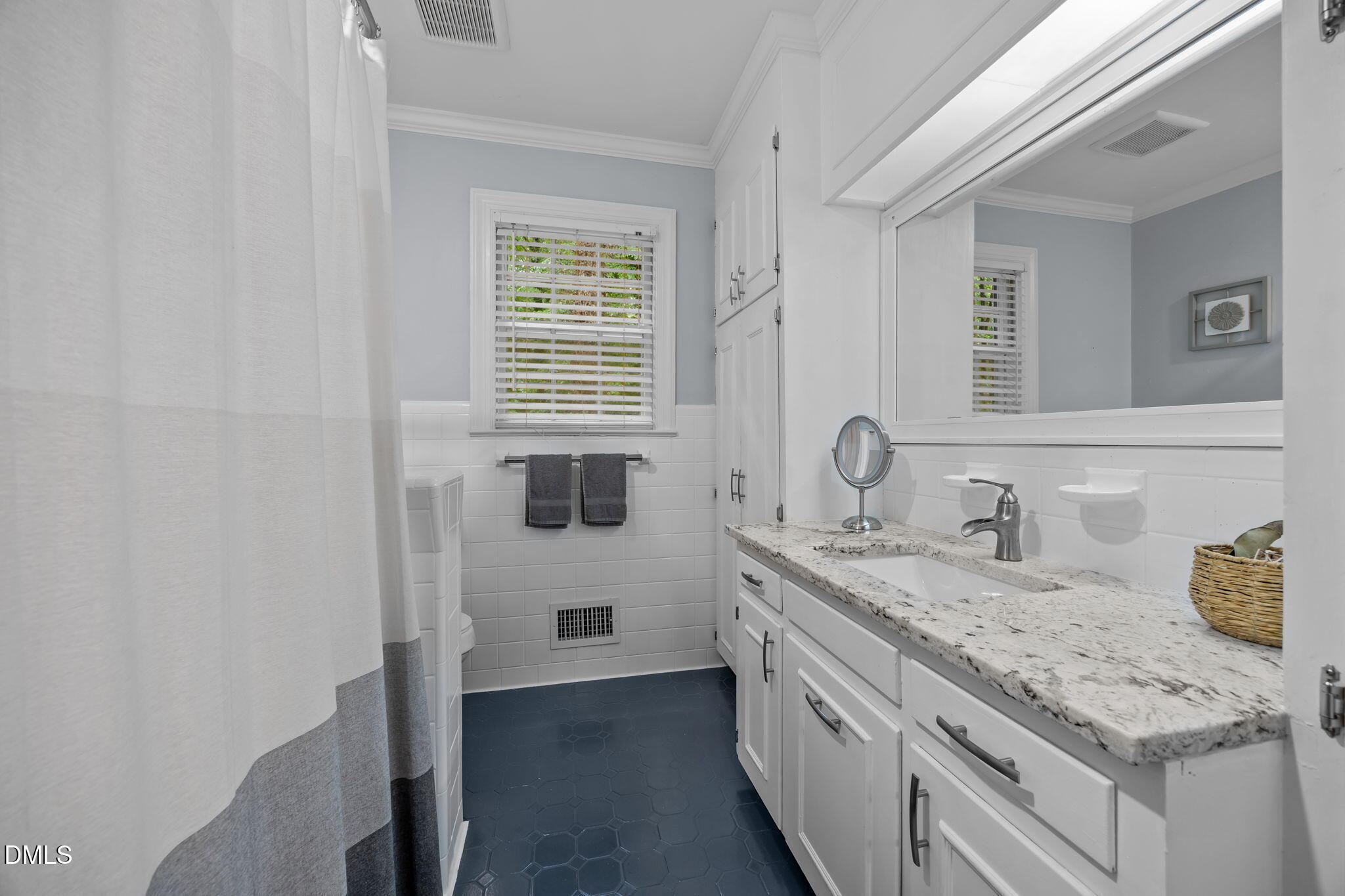 4902 Carteret Drive Raleigh, NC 27612 - Photo 25 of 42 34-web-or-mls-IMG_1733