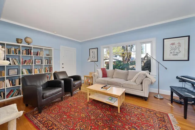 $895,900 | 2324 4th Avenue, Sacramento, CA 95818