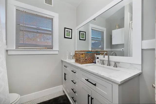 $895,900 | 2324 4th Avenue, Sacramento, CA 95818