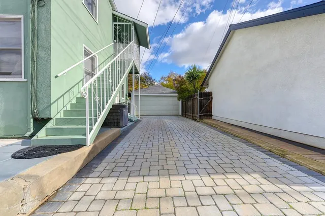 $895,900 | 2324 4th Avenue, Sacramento, CA 95818