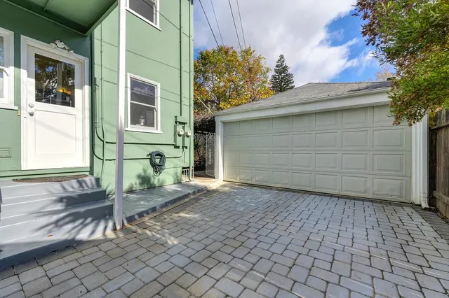 $895,900 | 2324 4th Avenue, Sacramento, CA 95818