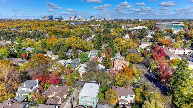 $895,900 | 2324 4th Avenue, Sacramento, CA 95818